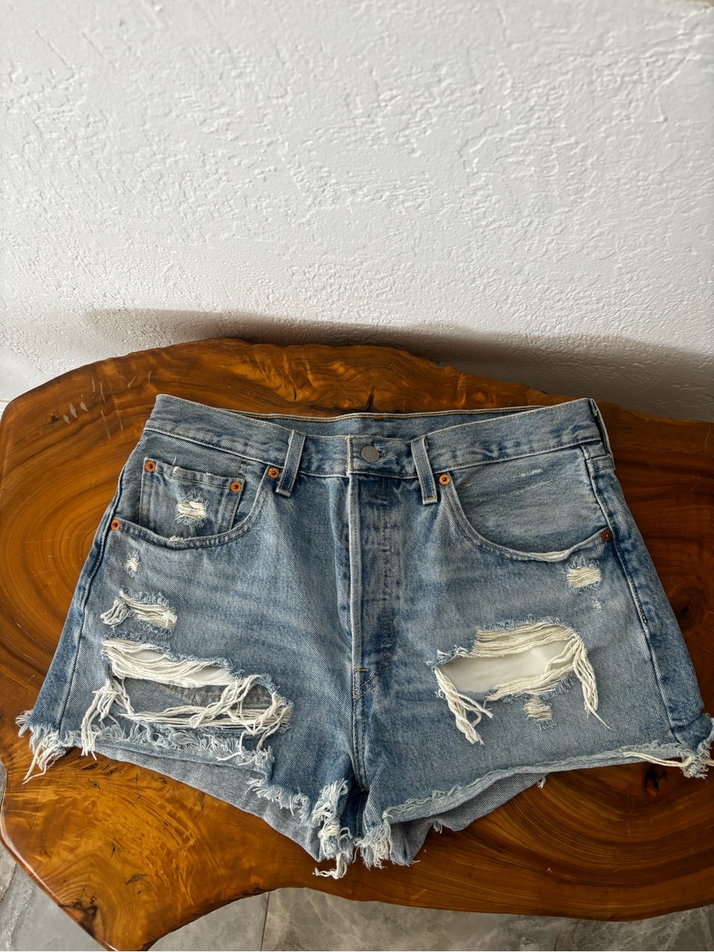 Levi’s 501 High Rise Distressed Denim Jean Shorts- Light Wash W 30